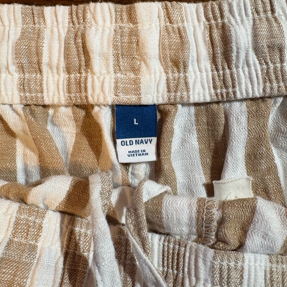 Old Navy Striped Tan and White Women's Shorts - Picture 3 of 3